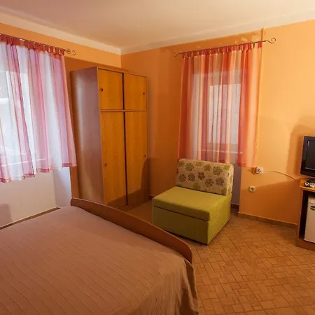 Casa de hóspedes Floreus