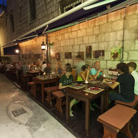 Floreus בית הארחה