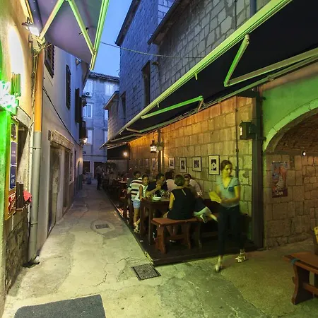 בית הארחה Floreus 3*