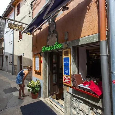 בית הארחה Floreus קרס