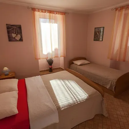 Guest house Floreus Cres
