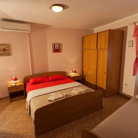 Πανσιόν Floreus Cres