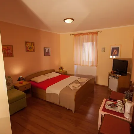 Πανσιόν Floreus 3*