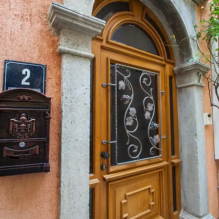 Πανσιόν Floreus Cres