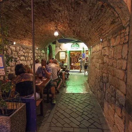 Floreus Πανσιόν 3*