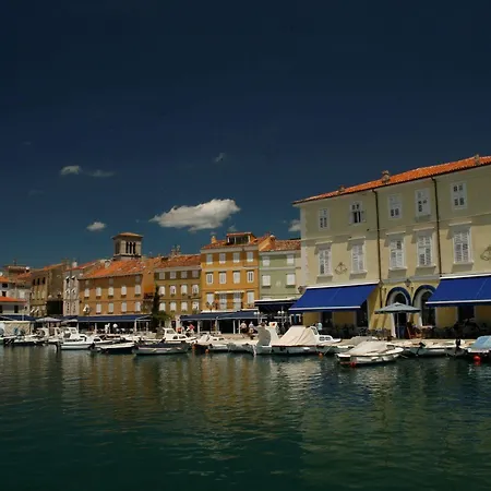 Floreus Guest house