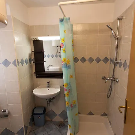 Floreus Guest house